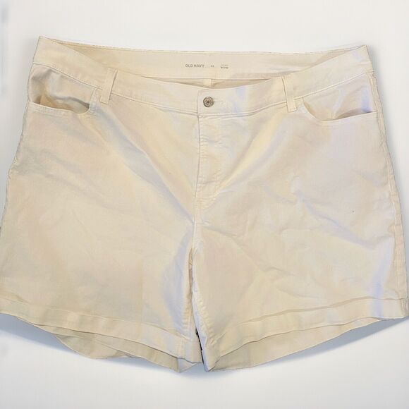 Old Navy Women's Mid-Rise Wow White Jean Shorts 7" Cuffed Hems‎ Size 22 - Picture 1 of 4